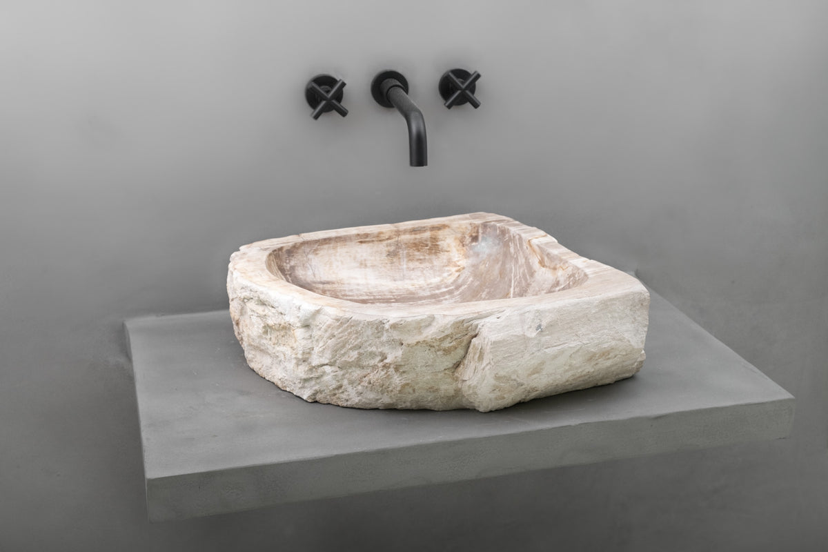 Forsteinet tre servant #105